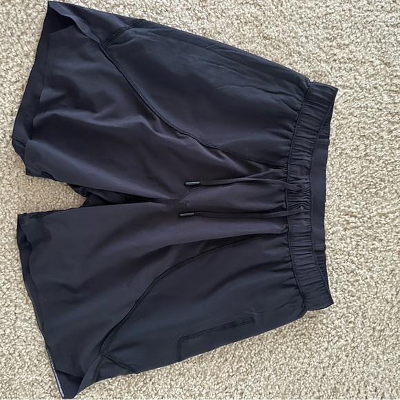 Lululemon Men Short I Size S - Picture 6 of 7